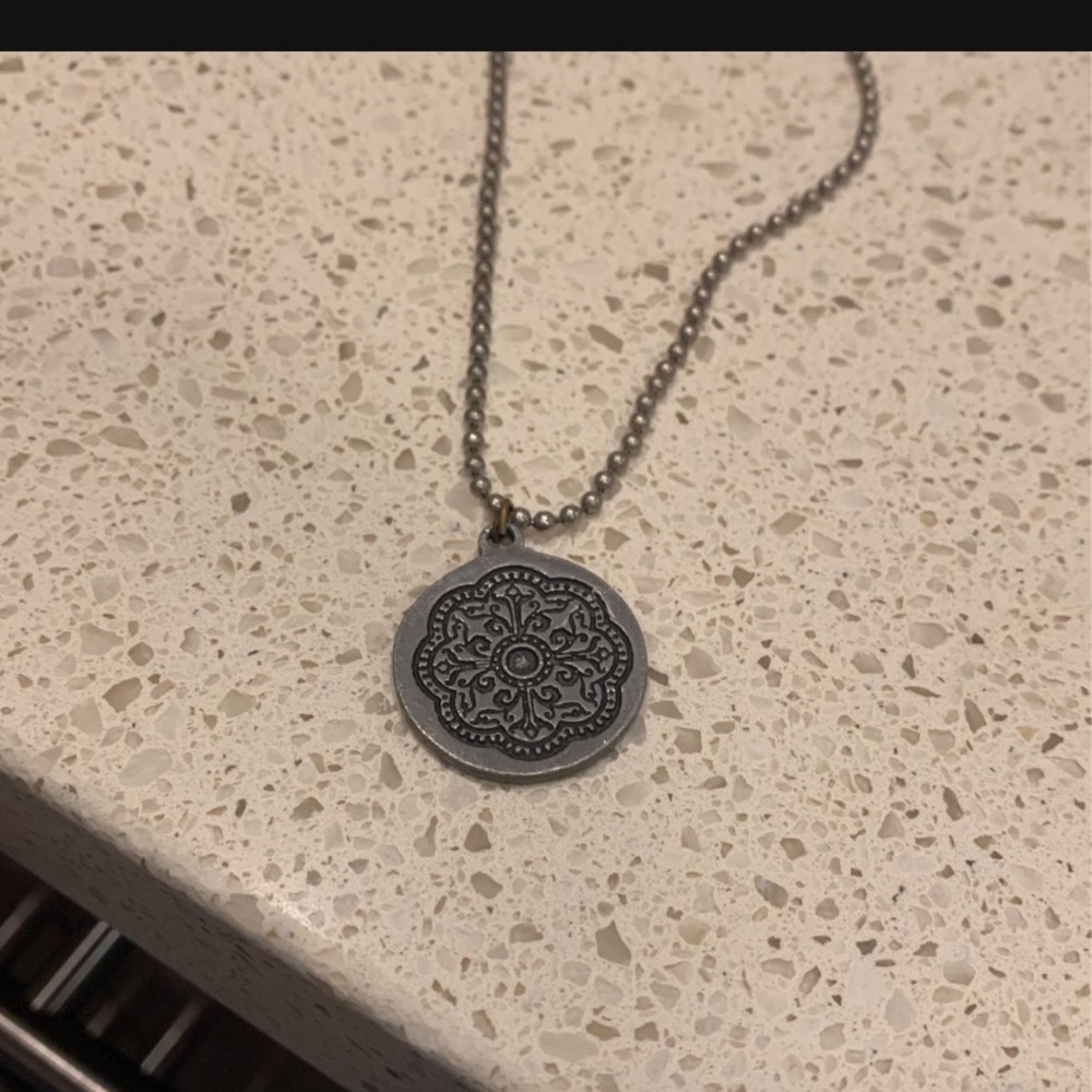 Two sided small necklace